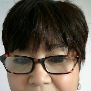 Meet your Posher, Ester